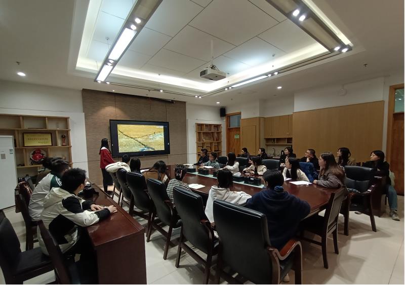 少年阿宾
研会800-2023年10月理论学习照片（2）.jpg